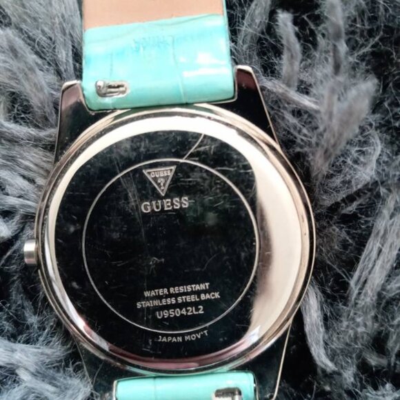 Women's Watch - Interchangeable Straps - Picture 4 of 4